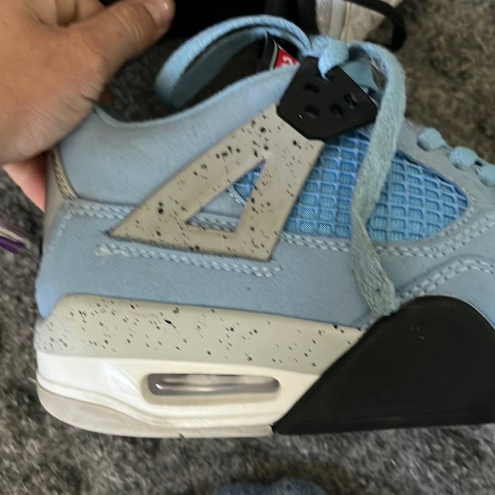 Jordan 4 unc